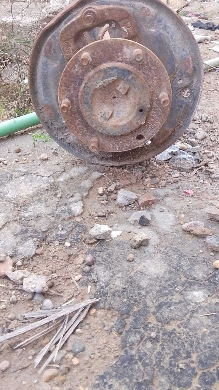 السلام عليكم اكسن بيكم نيسان كامل البيع السعر 125 وبي مجال مكاني بغداد ابو غريب ***********
