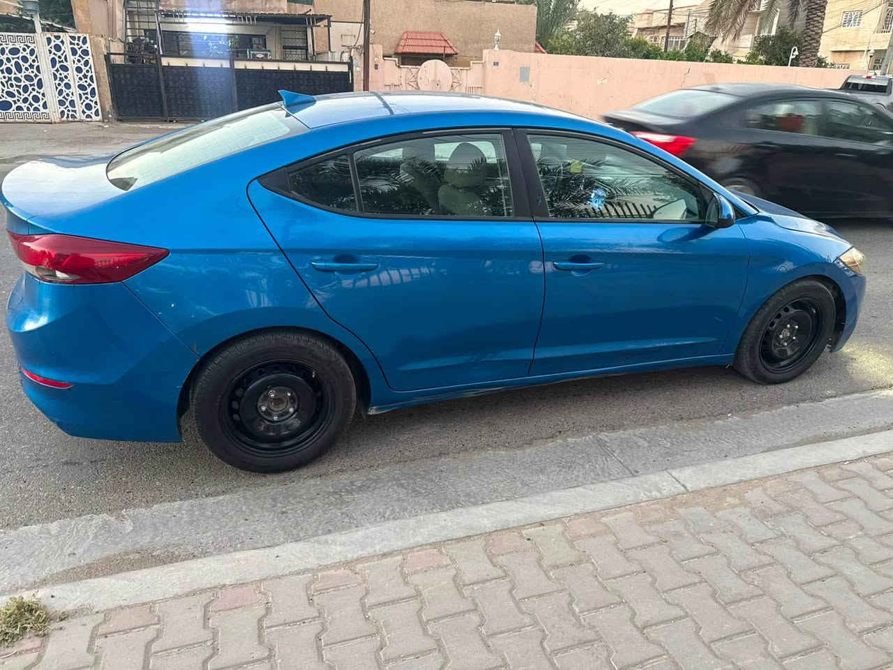 السلام عليكم 
النترا 2017 امريكي  
محرك 2000 دوش 
گير AT المرغوب 
بيهة صبغ جاملغ وبنيد وباب امباوك 
 السعر 103 وبيها مجال   
بغداد العامرية شارع المنظمة
***********
*********** الفارس, صلاح الدين
