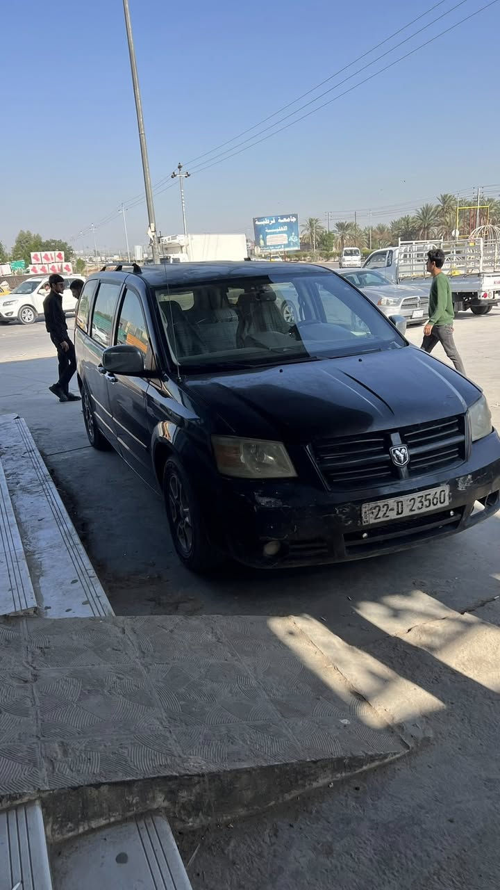 السلام عليكم 
دوج كرفان 2008 رقم اربيل الجديد
تحويل مباشر محرك 3.800 خير من الله
تبريد تدفئة كله شغالة كهربائيات بلادية
مصبوغة حزام بدون قمارة 
نواقصة حدادية  عمرة 40‎%‎ وترتيب دعاميات
السيارة موجودة بالحلة السعر85 قفل
للاستفسار ***********
