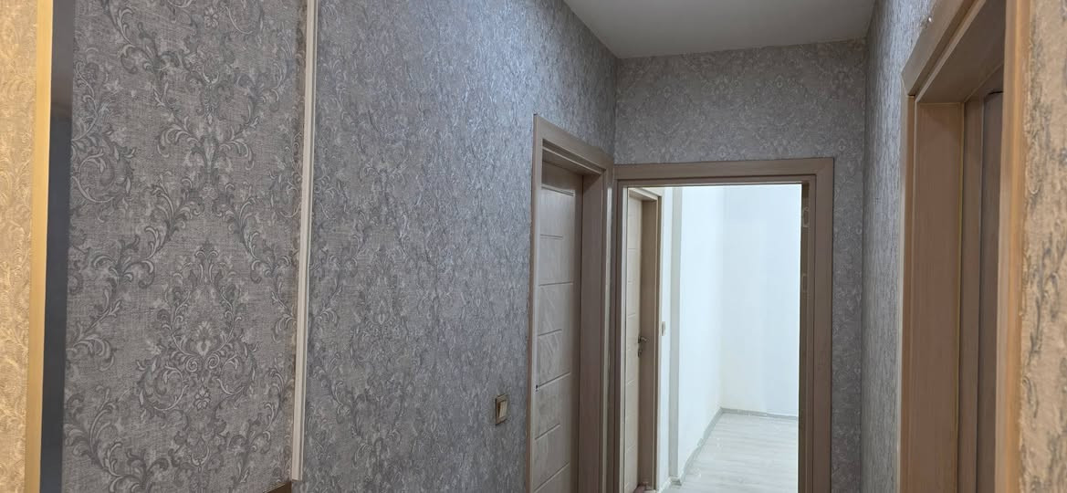 سلام عليكم
شقة 105 متر مجمع باك لاند قريب مجدي لاند حدايق سكيورتي خدمات ماركت كامل كل شي سعر المطلوب ٤٣٥ $   ورقة باقي دفترين و١٥ تسدد للشركه بشكل قسط 350 $  شهري 
طابق 2 مرغوب جدا واجهه فلل ((لاتوجد اي بنايه امام الشقة الواجهه مفتوحه)) للتواصل ماسنجر او واتساب ع رقم *********** أربيل, العراق
