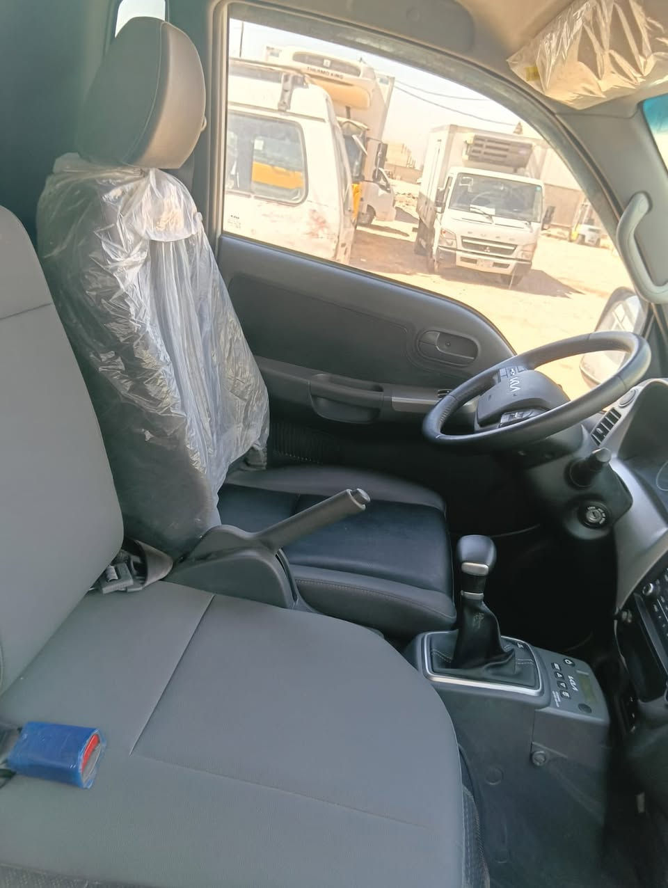 السلام عليكم مكلف بالنشر 
كيا براد مسكر زيرو 2025
ماشيه 10000 حقيقي منفذ USB  فول مواصفات تبريد خلفي امامي تجميد السيارة كفاله عامه رقم بابل دولي بأسمي السيارة تحويل ثاني يوم السعر 325 وبيها مجال مكاني حله 
***********
