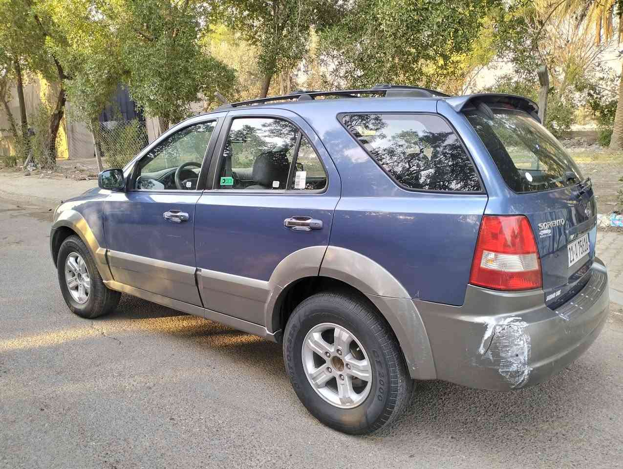 السلام عليكم للبيع كيا سورنتو موديل 2005 خليجي السياره فول مواصفات فتحه فور ويل تحكم ستيرن  السياره مكفولة من الضربه والصبغ مكينه سته سلندر 3500 گير اوتوماتيك مكفولات تدفئة تبريد شغالات تبريد ثلج السياره تخم تاير صدر امامي خلفي السياره في حاله جيده السياره رقم سليمانيه الدولي هزه جديده السياره باسمي تحويل مباشر السنويه لغايه2029 مكان السياره بغداد الجديدة رقم ***********
