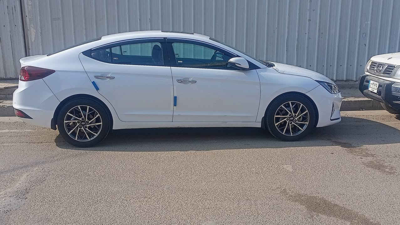 السلام عليكم السياره لانتر خليجي موديل 2019 البيع مكان بغداد رقم ***********
