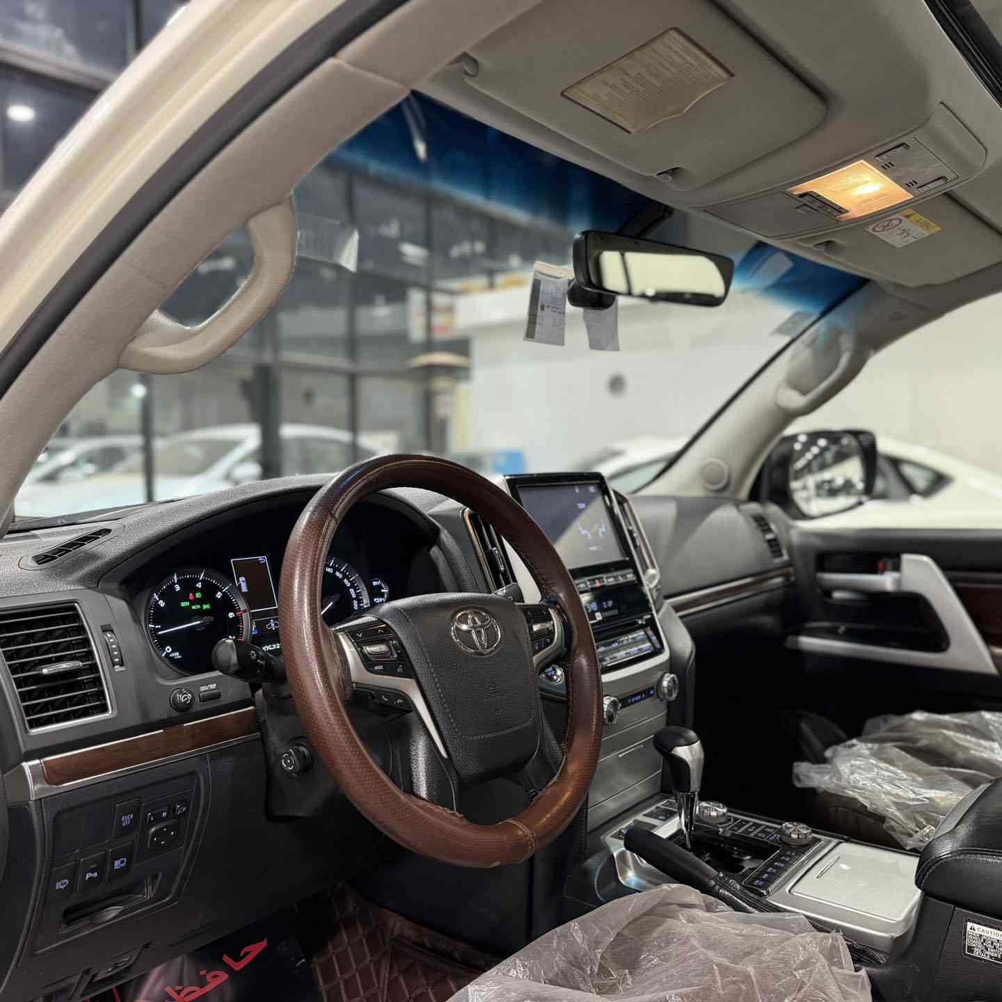 � تويوتا لاندكروزر 2016 – VX.S | وكالة SAS
✨ فول مواصفات × نظافة وكالة × استخدام راقي
💥 محرك 5700cc V8 – أداء قوي وثابت
🔸 جكات هيدروليك أصلية
🔸 أربع كاميرات رؤية كاملة
🔸 شاشة وسطية – فتحة سقف – تبريد كراسي – ثلاجة – أنظمة أمان متقدمة

📄 وكالة SAS – جاهزة للتمليك

📍 متوفرة حالياً لدى شركة علي الشيباني لتجارة السيارات
📞 *********** -***********
📍 بغداد – الكاظمية – جكوك قرب مرور الكاظمية

🚨 اللاند الحقيقي… موجود وهنا مكانه!
