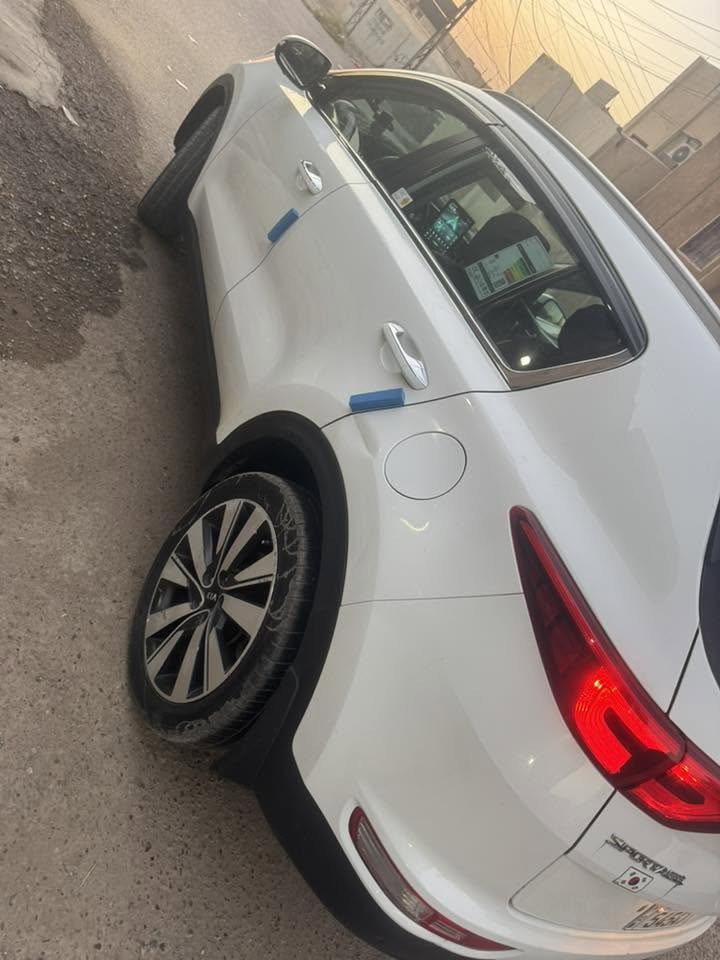 خليجي 
سيارة حلوة وجاهزة من كولشي بدون اي نقص 
مواصفات 
مري شفط وترحيب 
محرك 2000. دوش 
حساسات امامي وجانبي 
عداد 100 كم 
بدون اي نقص 
سعر. 16300$
رقم بغداد لدولي بأسمي 
سنوية مجددة 
مكاني البياع 
لاستفسار 
***********

