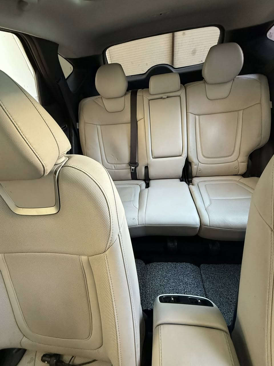 السلام عليكم
توسان 2024 وارد أمريكي فول مواصفات
اعلى مواصفات بالتوسان مكينه 2500 بانزين
مراوس او بيع
ماشيه 32KMالف
بيها 5 قطع صبغ بدون لغد وشاصي ايرباك برده فقط
مكانها بغداد 
***********
