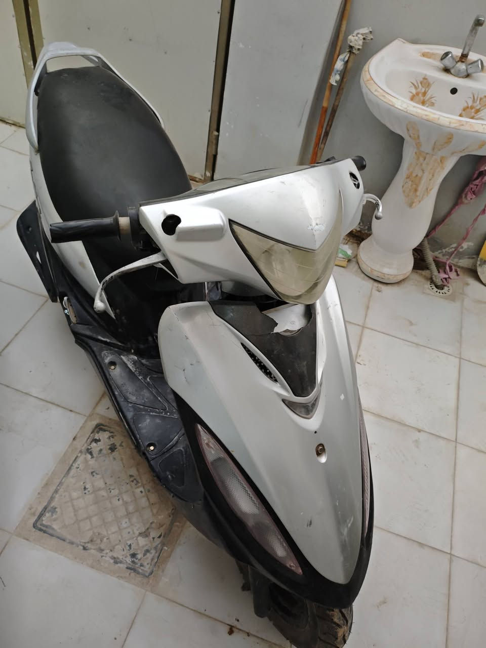 كامكو جي 4 نضيفه نكره سلف كهربائيات كلها شغاله ماناقصها لي شي  توازيت عل بيعتها سعرها 350 مكاني نجف حي العسكري رقمي ***********
