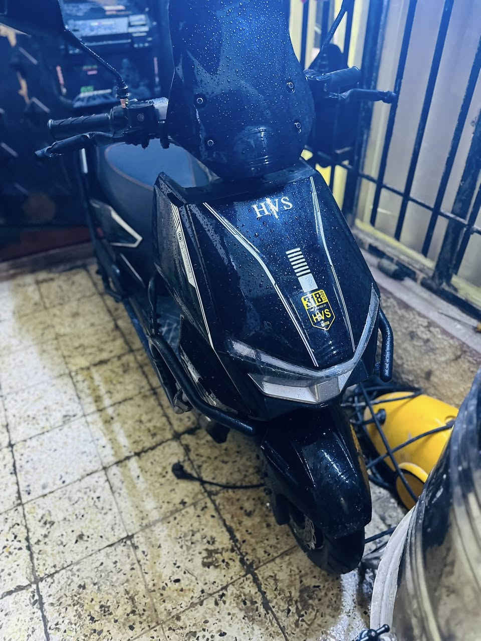 السلام عليكم شباب عندي دراجة لبيع دراجة كلش نضيفة شكد ماتصور اقل شهر من شتريتا دراجة ماماشيا هواي شكد ماتصور نضيفة كل كهربائيات كلة شغالة دراجة      الموصفات.  1بصمة.   2تشغيل عن بعد     3تقفيل دراجة.   4حساسات.     5اربع نمر.         6مانع تزحلق دراجة خير من اللة متعبها أخت زيرو عنواني بغداد. بلديات السعر مليون 200بية مجال لطيبين


**إذا كنت صاحب هذا الإعلان وتريد حذفه لأي سبب، رجاءا أرسل رسالة إلى الدعم الفني**