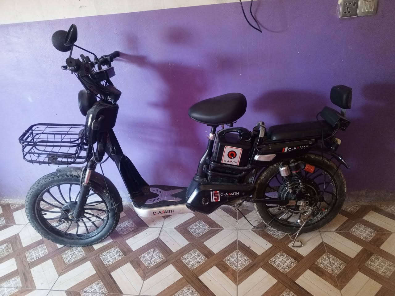 سلام عليكم
عندي دراجه للبيع فول مواصفات بس بيها البريك مكسور، مديل 2024
1بلتوث شغال 
2الشارات شغالات 
3لايت عالي ناصي 
4بطاريات 5
5تجي وياها الشاحنه لشحن البطاريات 
العنوان السماوه قضاء الخضر بل البديري ***********السعر 450
