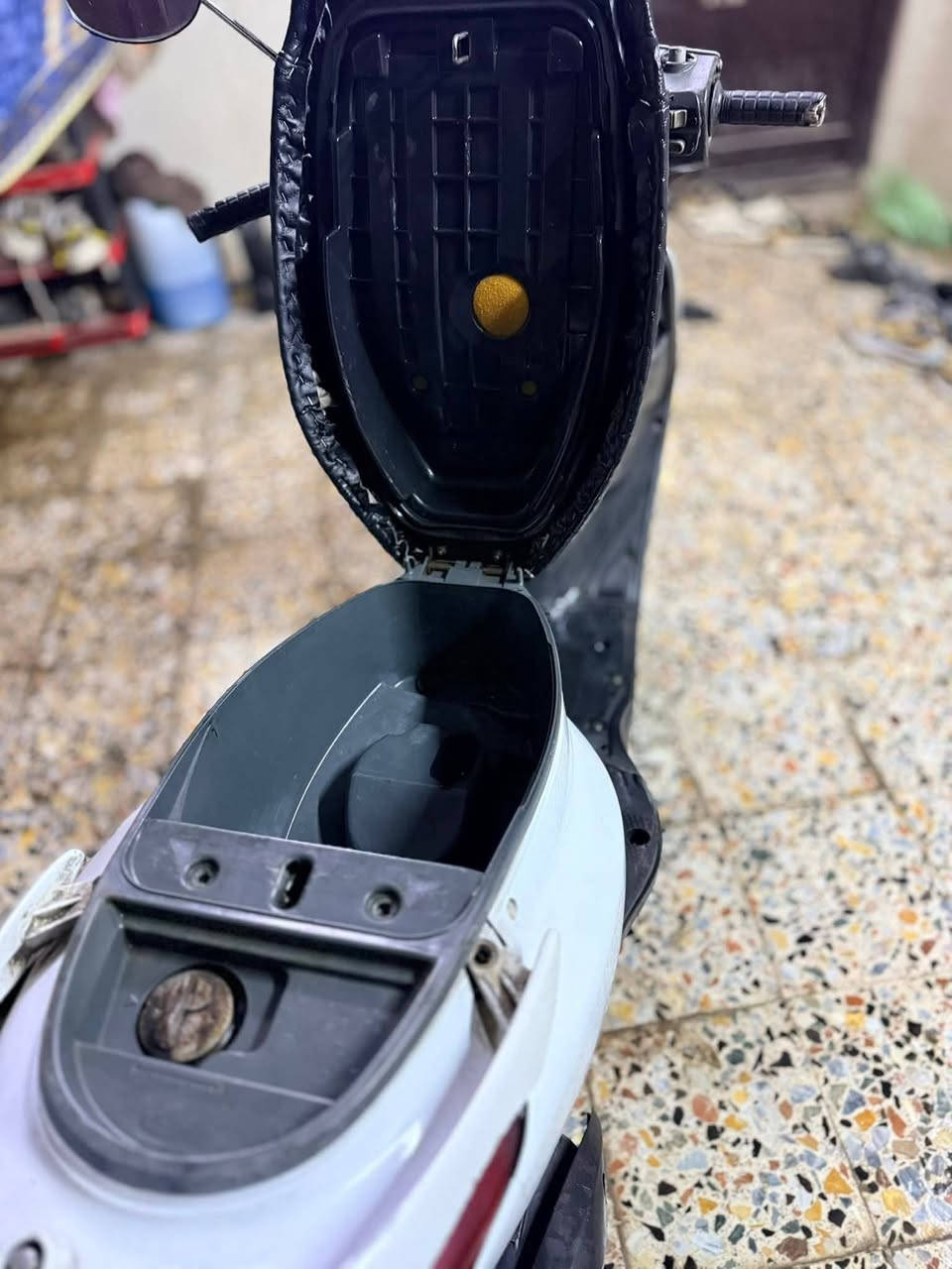 السلام عليكم دراجه بريز كابريتر للبيع 
مكفول نضافه كفرات 100/80 ما بيه اي نقص 

هاذا رقم تواصل ***********

مكان بغداد السعر 500 قفل
