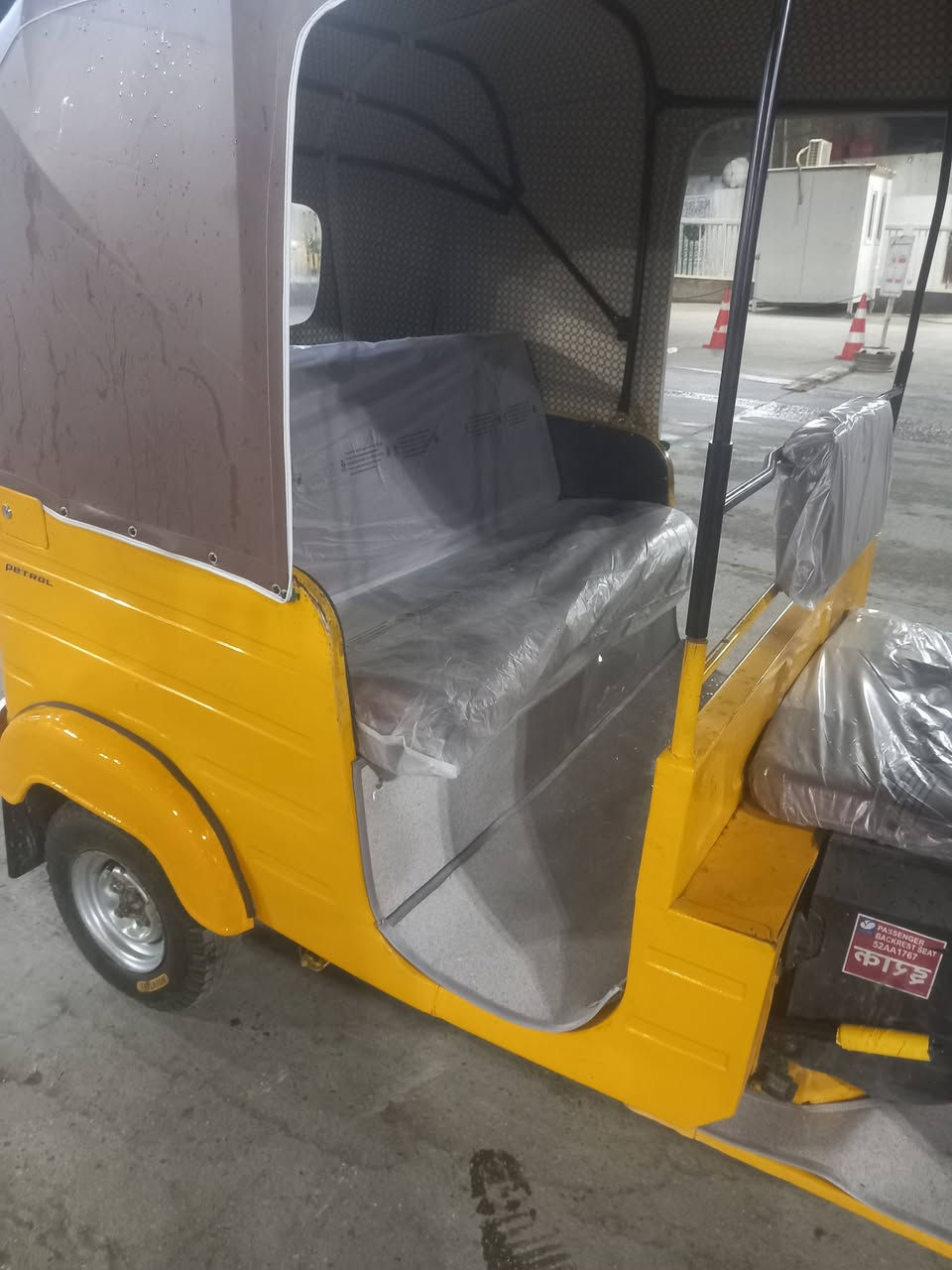 ١٩ شهر ١١ رقم وسنويه انكليزي بسمي
مكينه مال ٢١ جديده مكفوله تنقيص تبخير 
لاضربه ولاصبغ بس دوس مرشوشات 
***********
مكان بغداد مدينه الصدر
