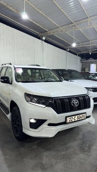 تيوتا برادو TX.S 2023 ميدنايت اصليه ساز ماشيه 58 الف كيلو باب السايق م...