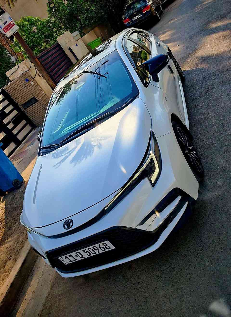 السلام عليكم اخوان للبيع فقط 2024 s داخل اصل 3 الوان بلاد كشنات مشمشي التطريز مو الساده ودشبول لونين اوف وايت واسود..
كشن كهرباء ماشية 24 لون صدفي السعر 162 ..السياره بيهه كماليات مع عازل حراره امريكي ابو الضمان لكل السيارة بحدود ال 500 الف اذا مو اكثر ..للاتصال ***********..مكانهه  بغداد شقق حي السلام حي الصدام السكني..
