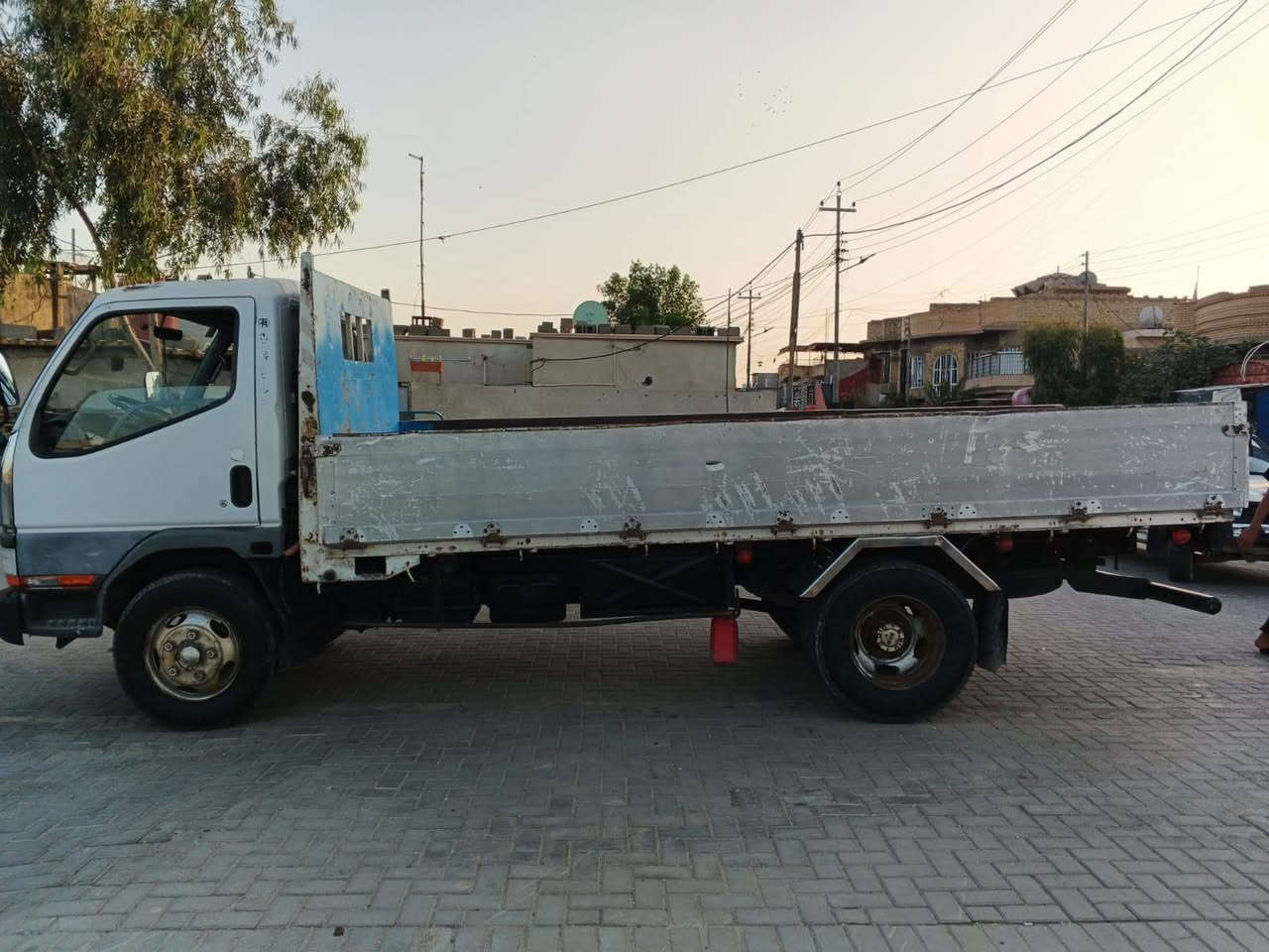 كنترللبيع موديل ٩٢ سياره جاهزه مابيه اي شي سنويه ٢٠٣٠ سياره بأسمي.  ***********.   *********** العنوان بصره
