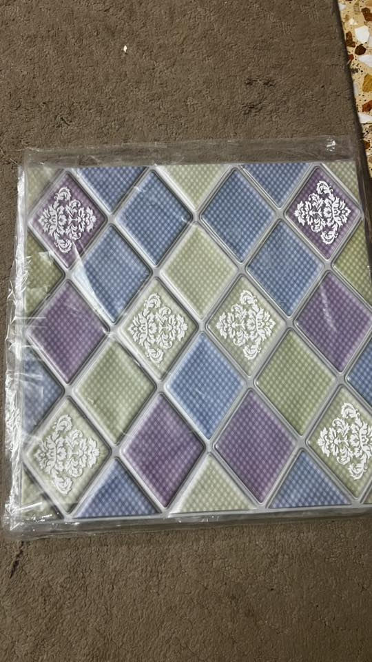 ديكور لصق جداري نايلون عاج كل درزن بي10قطع  الدرزن الواحد ب7الاف للاستفسار ***********
