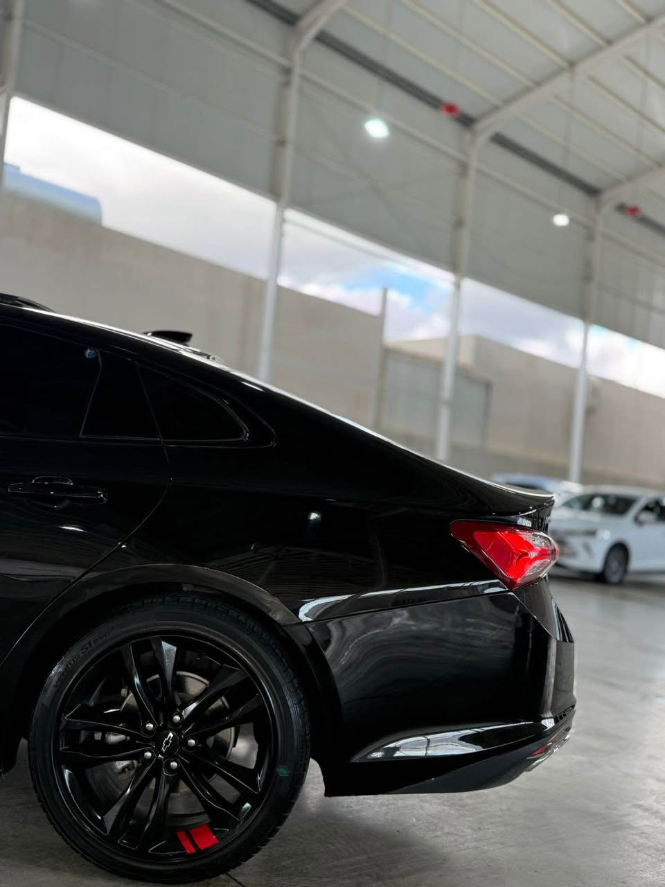 Malibu LT2
قەپات مواسەفات 
پانۆراما
پێش و دووا کامل لید و زینۆن بیلاد
لایت ساروخ
کوشن جلد
کوشن کارەبا
کوشن هیتەر
بەسمە
دەرگا بەسمە
شەغال
بلاک تۆپ
برێک کارەبای
تحکومات سەر سوکان
کامێرا 
ڕادار
ئەوتۆ هۆلد
ئەوتۆ ستارت ستۆپ
کارپلەی
ئرندرۆید ئەوتۆ
وایفای
تەبرید مەرکەزی
زۆر مواسەفاتی تر 
پارچەو پەلەیەک بۆیاخر بێ ناوگرتن بێ ئێرباگ
لە سلێمانیم
***********
*********** السليمانية, العراق
