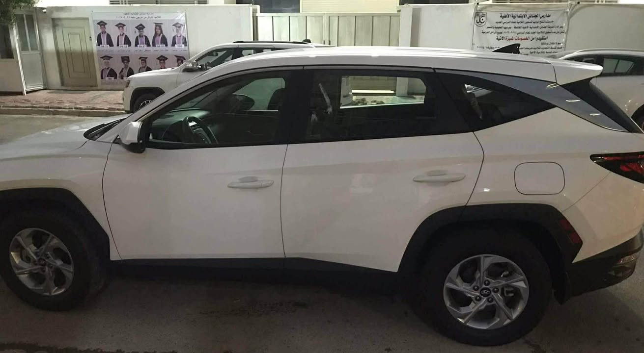 سلام عليكم للبيع توسان ٢٣  رقم بغداد الدولي الجديد. السياره مال بيت ستخدام مره تروح وتجي بيهه للدوام 
مواصفاتها محرك 2500 GDI ماشيه 57 ألف كيلو متر  مانع انزلاق ورادار جانبي وخلفي وامامي وتوقف ذاتي واتو هولد وهاندبريك دكمه كامره خلفيه وبعد بيه مواصفات   حادثهه  خفيف بدون يرباك  منزل صورة الشاصي دكو ويطلع بالكوكل السياره كلش نصيفه. وجاهزه من كلشي السعر. ٢٠٠ وبي مجال المكان بغداد  رجاءا الاتصال بالرقم مكلف بالنشر 

رقم ***********
