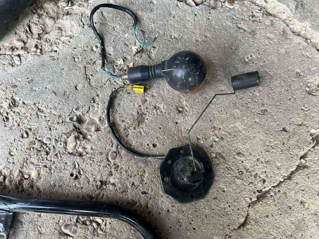 السلام عليكم صندوك وغراض دراجه جاملغ امامي وخلفي ودرع وطوافه شغاله واشاره اصليه طويله هم شغاله و صفاحيات
كلهن 50 مكاني غزاليه


**إذا كنت صاحب هذا الإعلان وتريد حذفه لأي سبب، رجاءا أرسل رسالة إلى الدعم الفني**