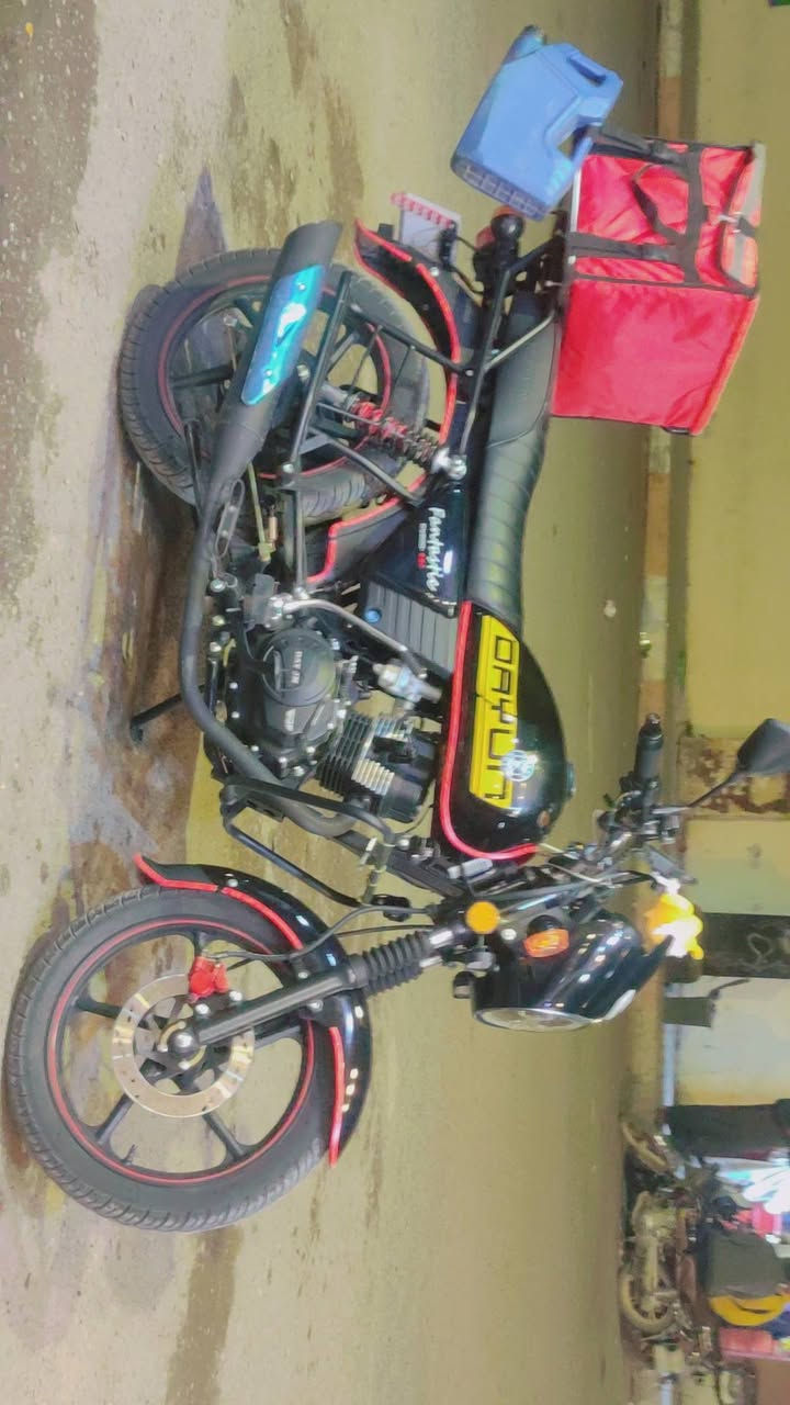 السلام عليكم 
دايوان 2025 للبيع 
مرقم سليمانية 
سنوية بأسمي 
تحويل ثاني يوم
ارقام انجليزية 
مابيه اي نقص 
كلشي شغال 
مكفول كفالة عامة 
محرك 200cc 
لون اسود 
سويجات حربة عدد ٢ مع بصمات عدد ٢ 
*********** واتساب 
العنوان 
صلاح الدين/بيجي
