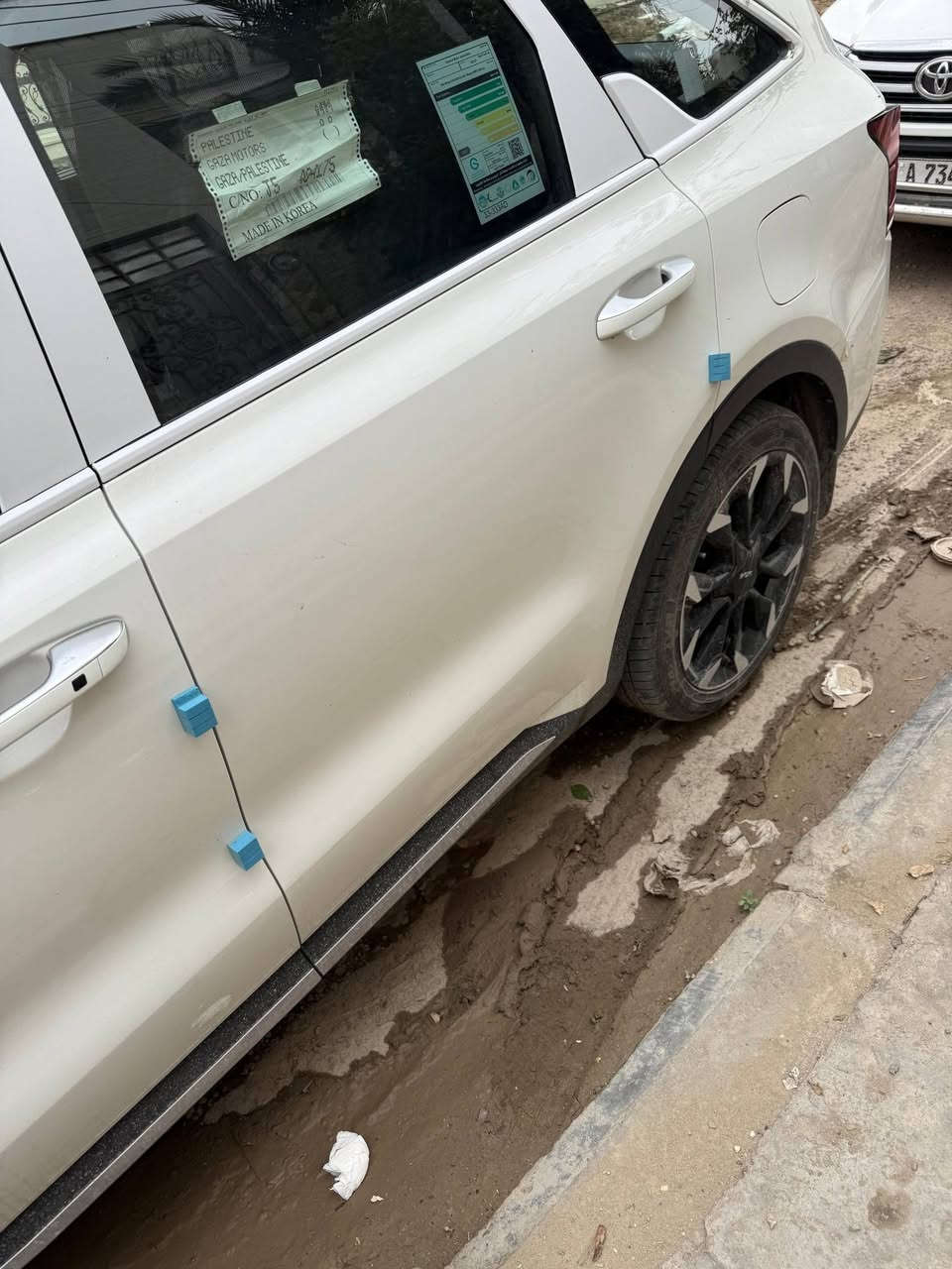 سلام عليكم كيا سورنتو ٢٠٢٤ خليجي كفالة السيارة رقم بغداد ماشية ٧٣ الف السعر ٣٠٠ $وبيها مجال ***********
