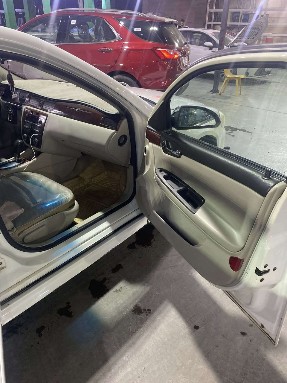 سلام عليكم سيارة امبالا موديل 2010 محرك 3500رقم بغداد انكليزي تحويل ثاني يوم حادثها جاملغ امامي  بدون ايرباك السعر 90 للاستفسار الاتصال على ***********
