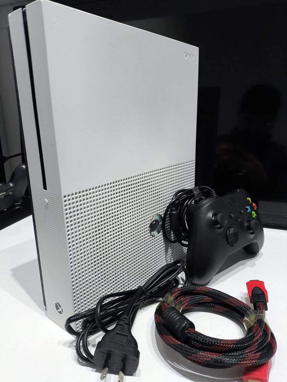 اكس بوكس ون اس للبيع موصل + محافضات العراق توصيل
المواصفات:
1.كامل الملحقات
2.يجي ويا يده واير مال سيريس اكس
3.السعة 500GB
4.يجي ويا حسابين وبيهم العاب مملوكه مثل FC25
5.سعر الجهاز كلشش مناسب ارخص من ال 360
6.اداء الجهاز ولا غلطه ما بي اي عيب
7.الجهاز مفتوح
8.بي اضرار خفيفه بالغلاف الخارجي 
السعر بالخاص او على الواتساب ***********
