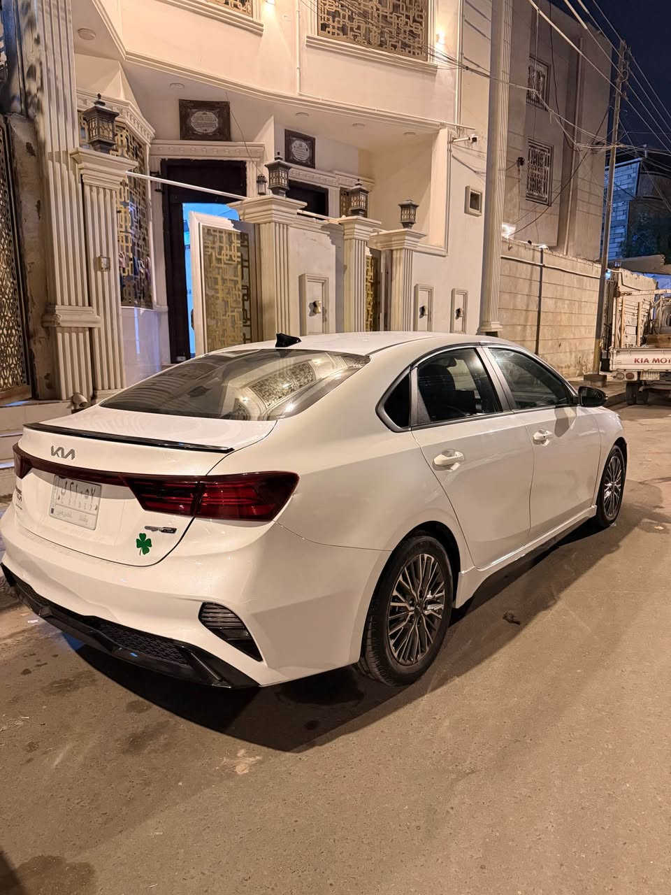 اسلام وعليكم كيه فورتي جيتي لاين 2022 للبيع

فول مواصفات 💯
السياره جديده معنه الكلمه السياره منقصها برغي 
حدثها بس بنيد مبدل والباقي كله كفاله السياره رقم بغداد معوقين والمعوق بحاله جيده وجاهز للوكاله بي وكت شراي تصل مو شراي لا تعبني السعر 148 مكاني البصره المعقل وهذا رقمي *********** البصرة, العراق
