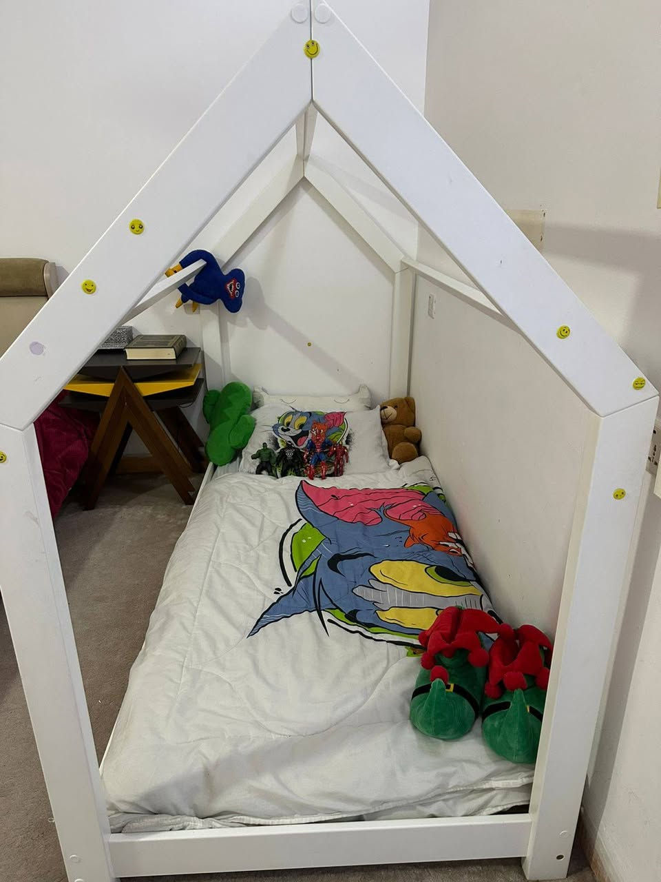 سیسەمی نوستنتی منداڵ تەختەی Mdfی ئەڵمانی ئەسڵ قیاسی درێژی ٢٠٠سم و پانی ٩٠ سم بەکار نەهاتوو بە شەرت نرخی ١٠٠$$

***********
