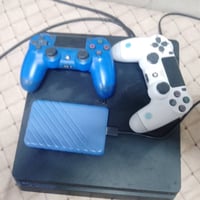 بلايستيشن ٤ سليم • هارد خارجي ١ تيرا • ألعاب فيفا٢٥