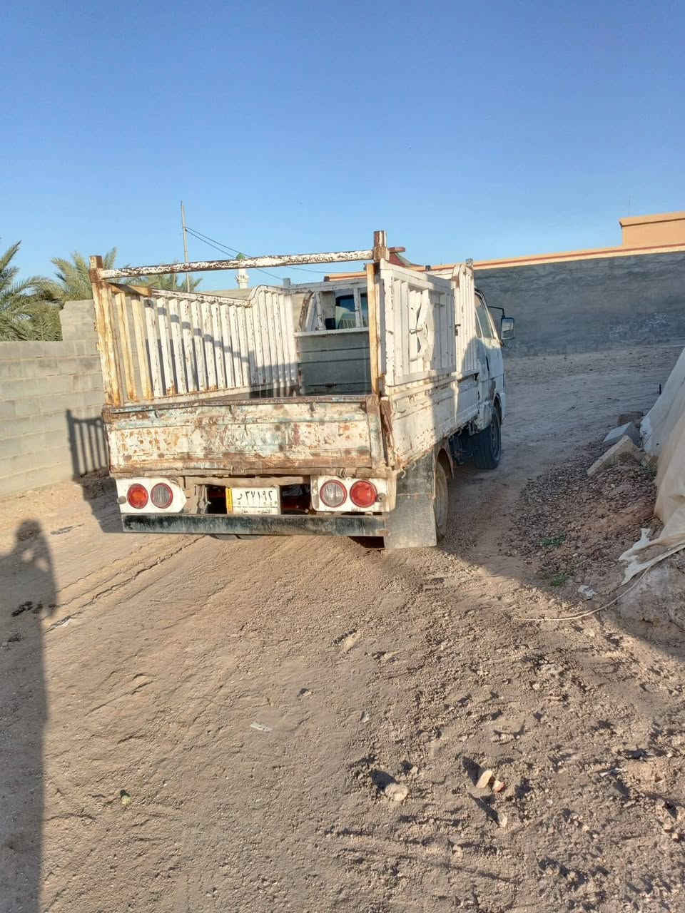 كيا بنكو موديل 96
محرك/جديد
كهربائيات كامه كلهه شغاله
باتري جديد
دوشمه داخل جديد 
بيهه كصه بس ملحومهه
السعر 28ورقه وبيهه مجال 
مكان فلوجه
لاستفسار واتساب ***********
