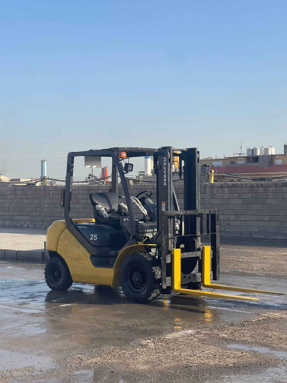 للبيع رافعه شوكيه كوماتسو موديل 2013"طنين ونص "جب حاويه" كير_محرك_اكسن "مكفول" ارقام منفيس كاتي 
سعر" 78$"للإستفسار اتصال ***********'"/***********
