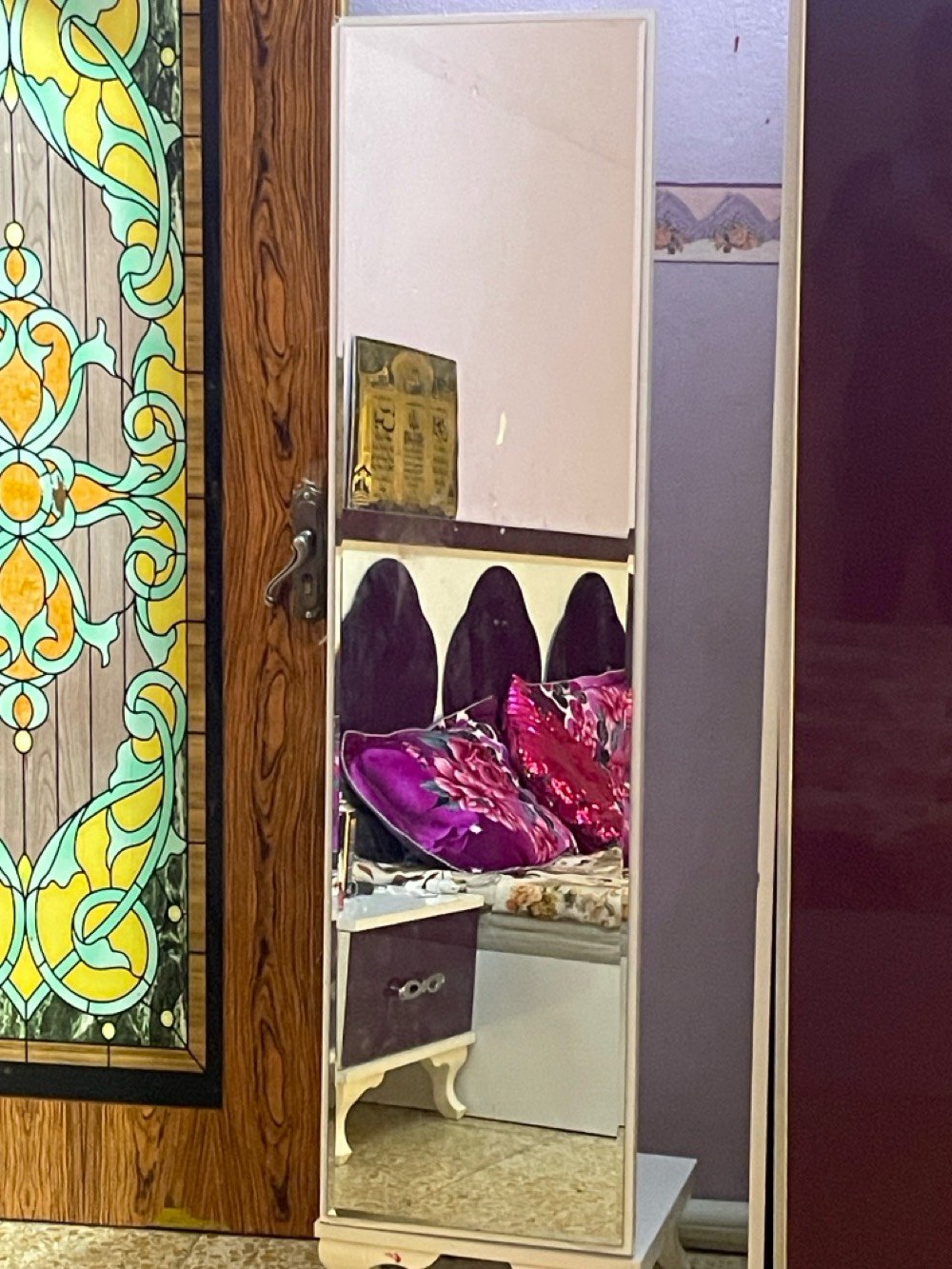 غرفة نوم تركي للبيع ٧ قطع نظافة ٧٠ ٪؜ السعر ٢٥٠ وبيه مجال بسيط 
***********/ كركوك حي النصر