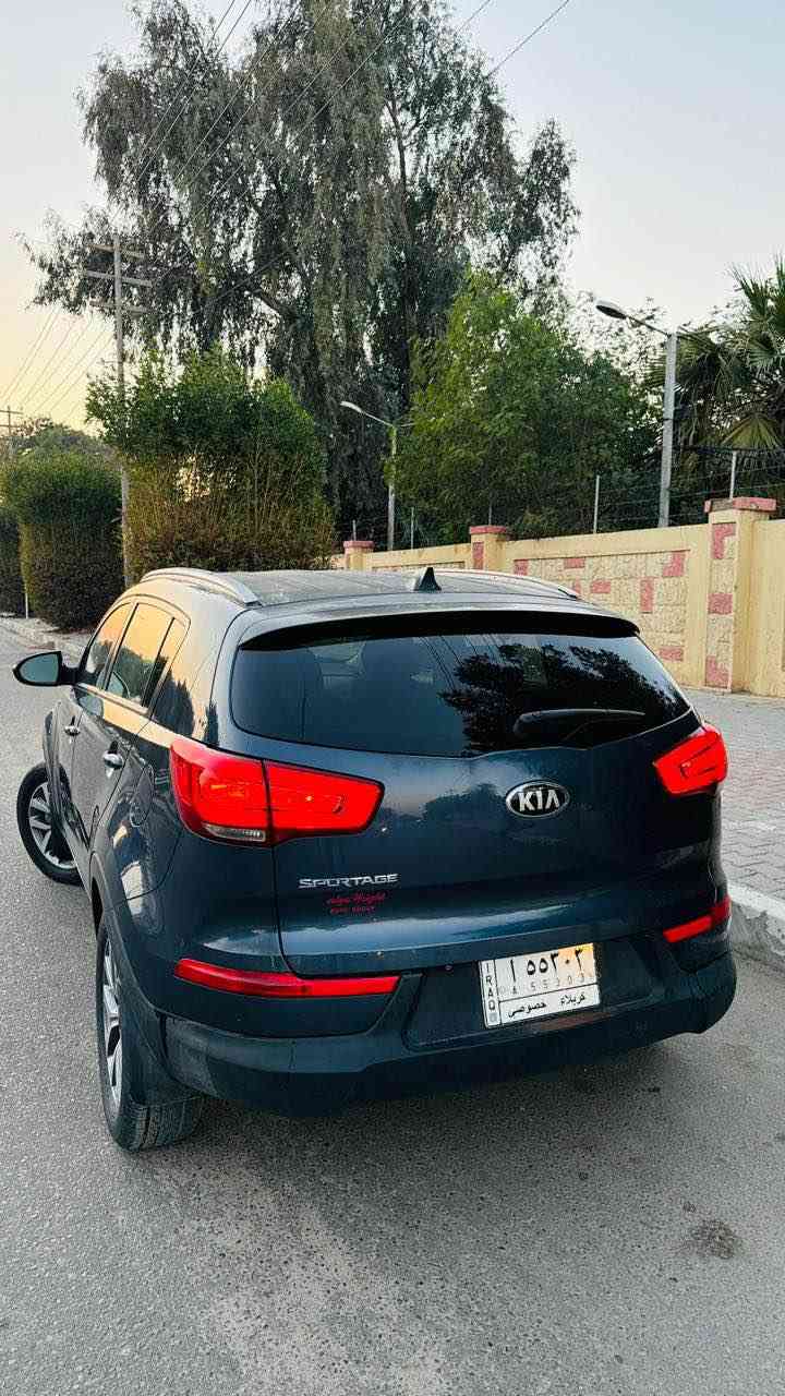 السلام عليكم
كيا سبورتج وارد امريكي 2014 ضررها بنيد وجاملغ وهنا صار بيها طخه بالباب الخلفي مواصفاتها حلوه محرك 2400 تحكمات جهتين شاشة كامرة خلفية قطعتين تبريد دواخل عسلي فور ويل ماشية 90 الف مايل السيارة حلوه وجاهزة بدون نواقص 
📍عنواني كربلاء حي الحسين
السعر 128$ ورقة
للاستفسار: *********** كربلاء, العراق

