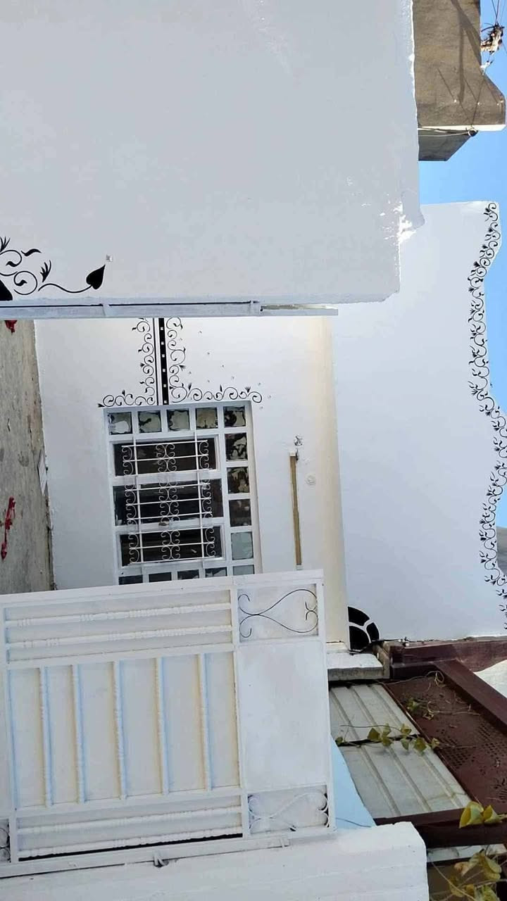 صباغ قاط واحد واجها سعر 75  حق ايدي ***********
