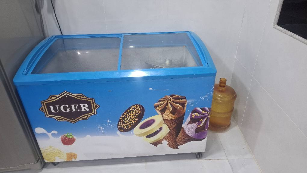 متوفر عارضه طرحيه شركة ايگور التركي الاصلي نظيفه جدا استخدام بيت السعر 300 حجم كبير 
براد ماء ثلاث خطوط كله شغال نضيف 
السعر 50
الامن الداخلي ***********
