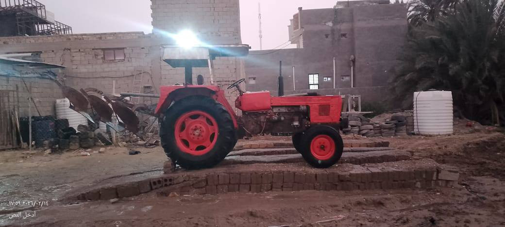 عنتر71 للبيع  موديل 87 مكفوله من كلشي كير ومحرك وكافه من دعاميه لدعاميه مكفوله كفاله عامه وياهه معدات فدان تسكام الخميسيه ومعدلان تسكام مترين ونص وقماره اضافيه وبنيدين تاير الوره سبير كامل المكينه رقم المثنى وصاحبه موجود بلسماوه السعر 6ونص مليون وبيه مجال بسيط حق جيه العنوان بابل قضاء القاسم  رقم الهاتف ***********
