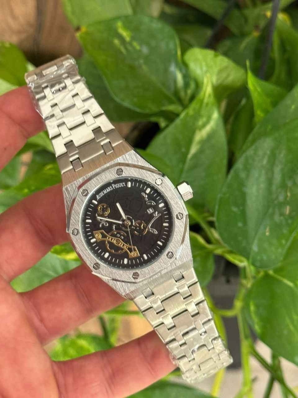 🕰️ فخامة تستحق الانتظار.. وأخيرًا الموديل الذي طال انتظاره! ✨

​💬 للطلب أو الاستفسار عن الألوان المتاحة والأسعار، أرسل لنا رسالة على الخاص الآن، أو اترك تعليقًا بكلمة "تفاصيل" وسنتواصل معك.
​🚚 يوجد شحن لجميع المحافظات. القاهرة, مصر


**إذا كنت صاحب هذا الإعلان وتريد حذفه لأي سبب، رجاءا أرسل رسالة إلى الدعم الفني**