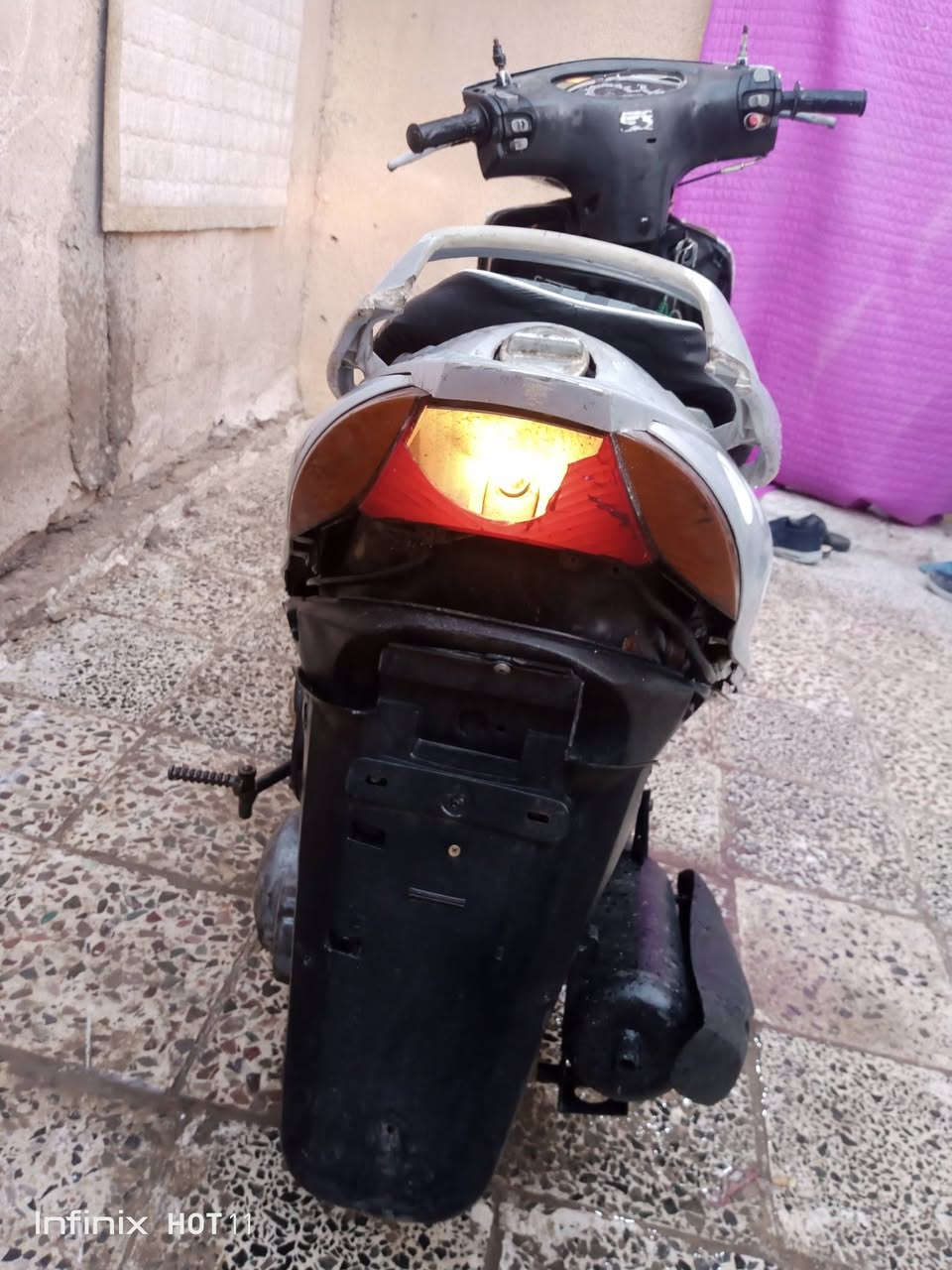 السلام عليكم دراجه نوع ماكس ثعلب دراجه مكينه زينه كهربائيات شغاله السعر 200 مكاني النجف رقم ***********
