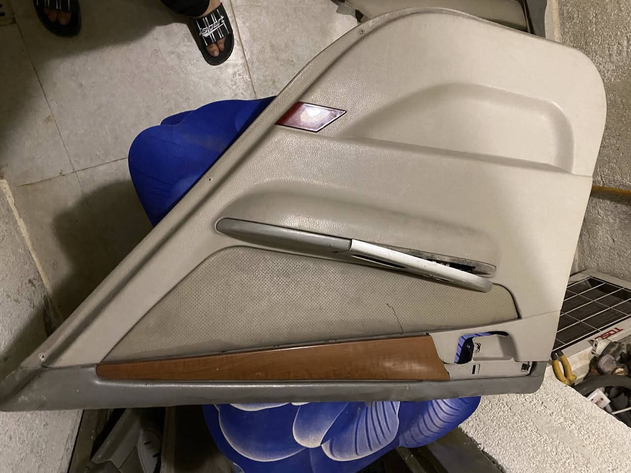 السلام عليكم إبطين ليفان 620السعر من الخير 75بغداد الزعفرانيه ***********
