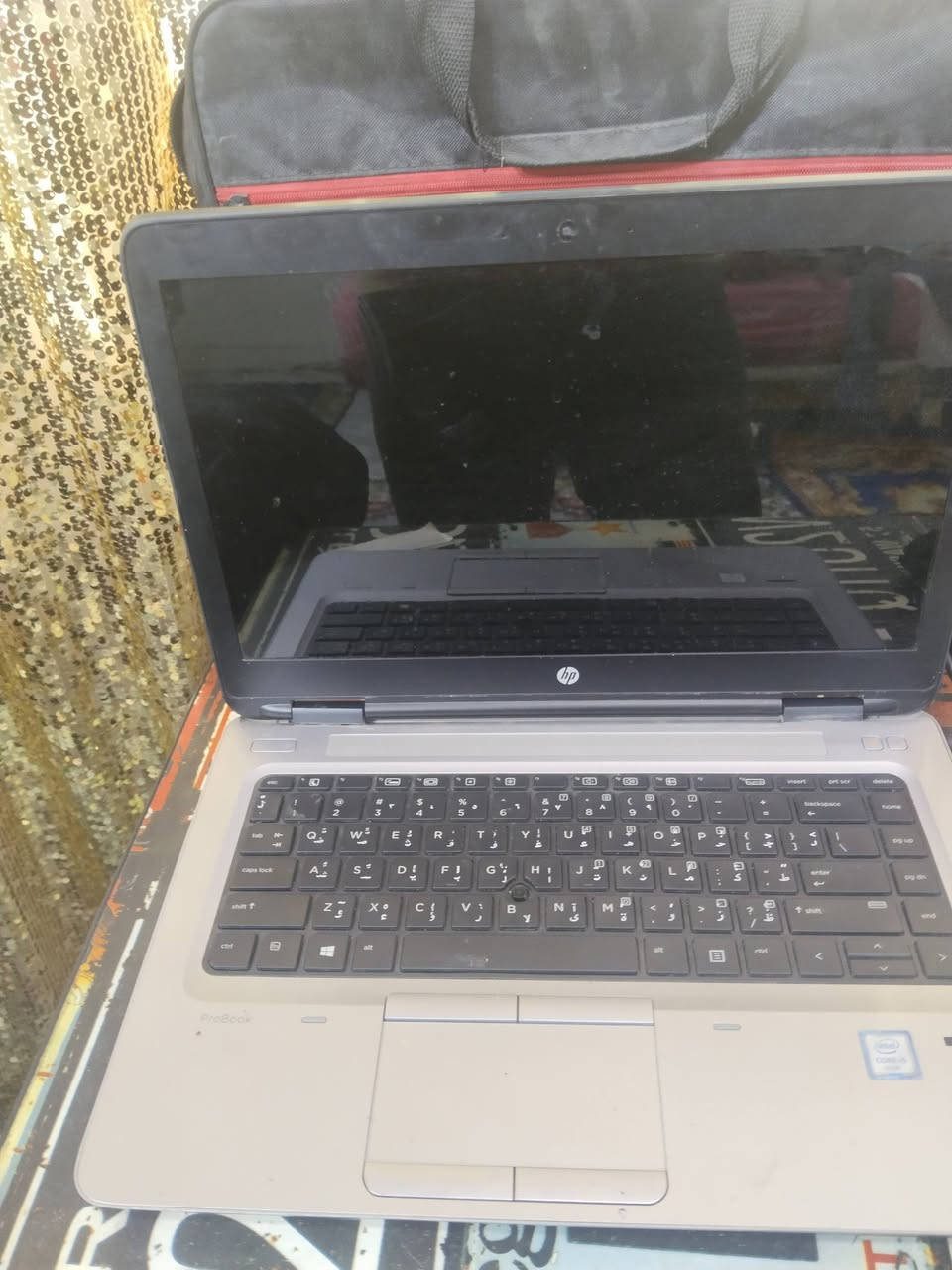 سلام عليكم عندي 
لابتوب hb
                                                   CoRE_i5 
الكيبورت ضوئي 
باقي الموصفات ماعرف  بيه صورته اشتريته قبل اكثر من سنه  تقريب ب400 الف وما دا استعلمه
 ممحتاجه  الي يريده  سعره 250 الف والي محتاجه بيه مجال للشراي

راسلني فيس او واتس***********
مكاني بغداد حي العامل
