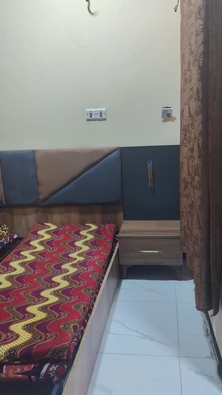 سلام عليكم غرف نوم للبيع مستعجل على بيعتهن لغرض إجراء عملية غرفة صاج ب500 والتركية ب400 للاستفسار ***********
