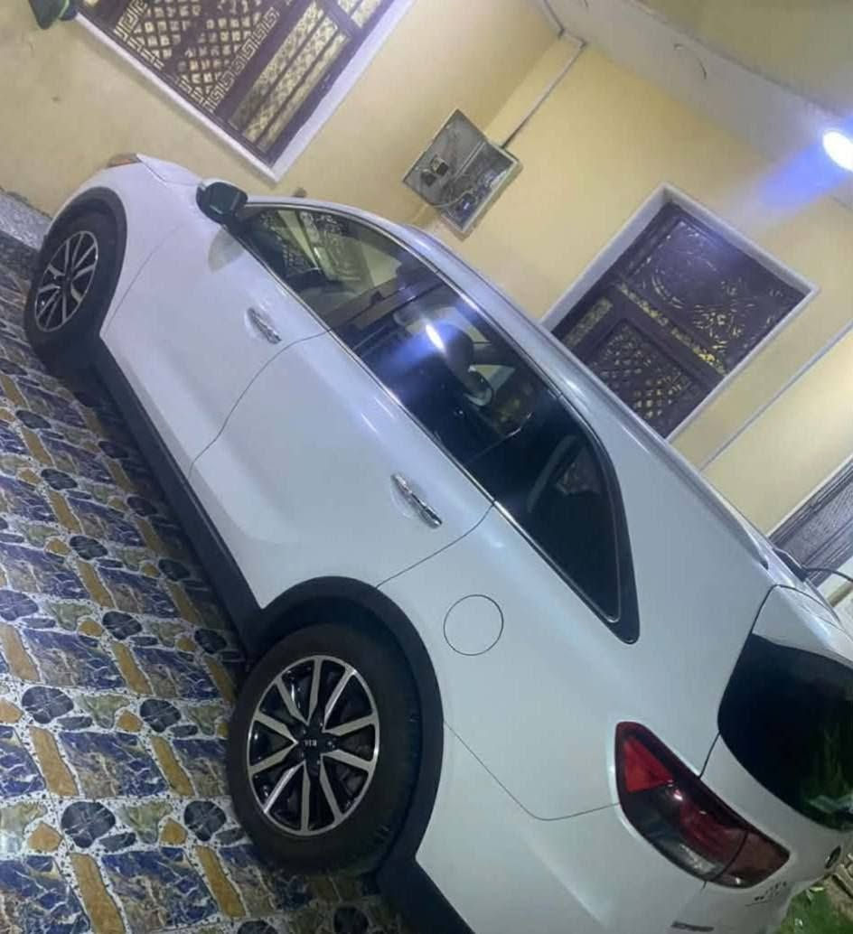 سيرنتو موديل 2019 وارد امريكي محرك 6 السعر 175وبيه مجال سياره بسمي  رقم بغداد ***********
