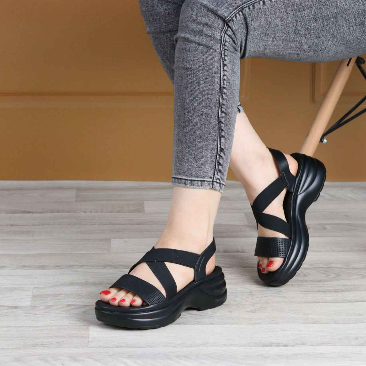 يسعد مسائكم بالخير زبائنا الكرام 
كل ماهو جديد ومميز تجدونه لدى احذيه وحقائب علاء 
حذاء طبي بشرط ماركه وجلد طبيعي متصل ارتفاع ٣ سم
للحجز مراسله البيج او واتساب ***********
توجد خدمه توصيل داخل القضاء وجميع محافظات العراق
