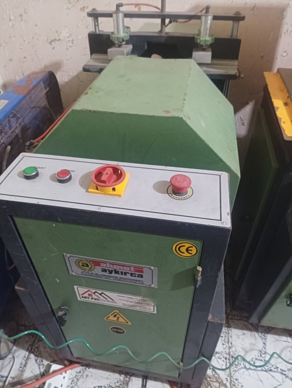 السلام عليكم للبيع معواجه مترتين وعشره  اي استفسار الاتصال على الرقم ***********. ***********. أو على الخاص في بابل الحله
