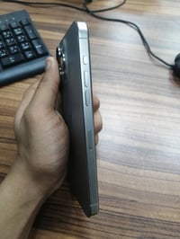 شباب تلفون ايفون ١٥ برو ماكس ذاكرته 256 جهاز نضافه ١٠٠٪ لون تيتانيوم ب...