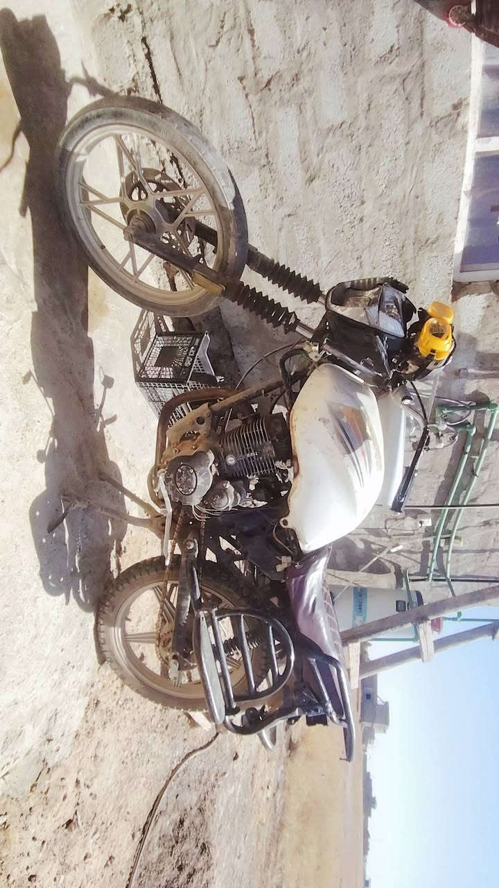 السلام عليكم
مطور لبيع مثل ما تشوف بل صوره شغال هندر واحد دبلات كلشي شغل سعر 170 يرهم معارض ومراوس 

مكاني ناحية الشوره اتصال ***********
