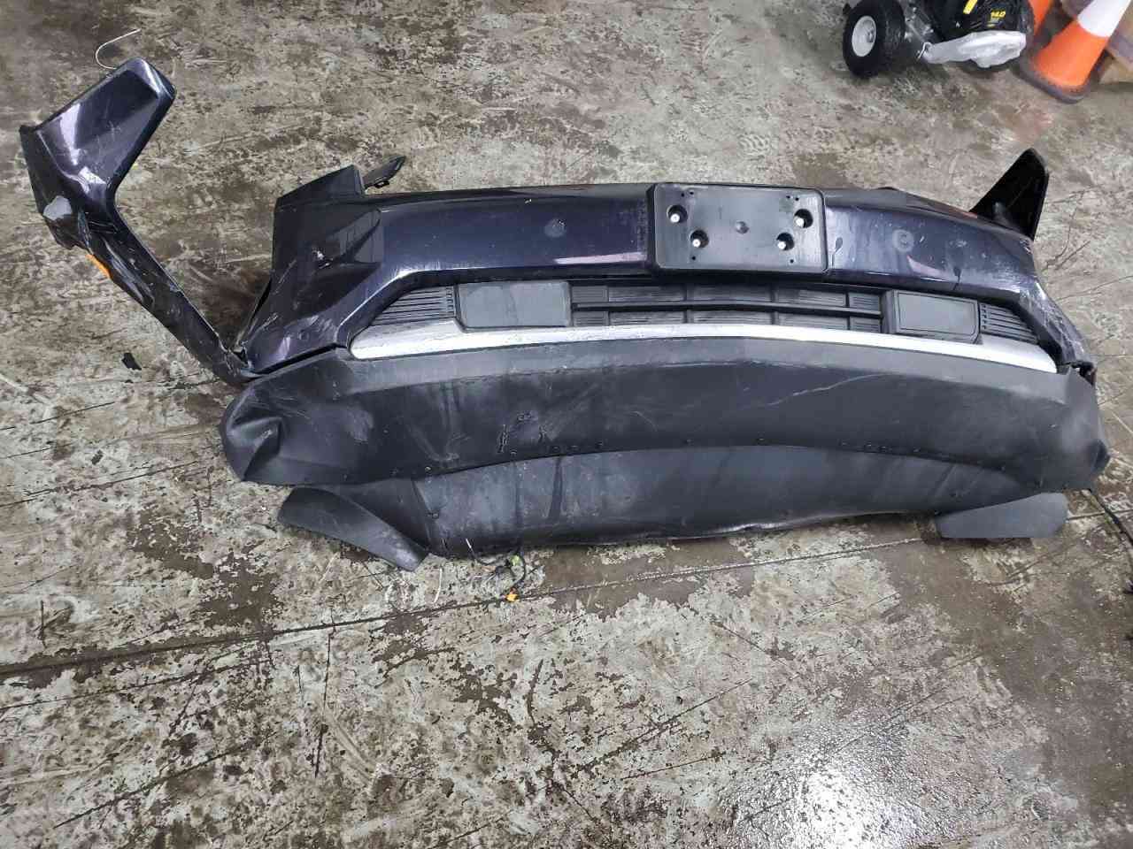 سوبربان مديل ٢٣ رقم بصره خصوصي بسمي للبيع فول مواصفات بريمر لاخير حادثه موضح بلصور تبديل جاملغ أمامي وباب والباقي مكفول  ماشيه ٣٥  بيه بي دي ار  بلجاملغ الخلفي  ***********  مكفول شاصي كير محرك  شرط السياره  جديده
