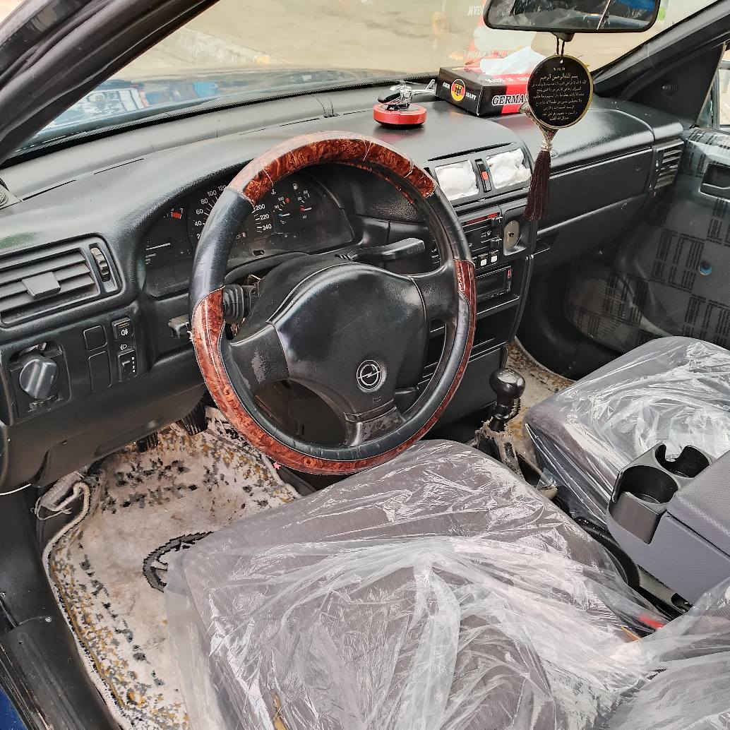 *********** ئۆپڵ ڤیکتڕا لە سە حر دایە ئاڕم پلاستیک بە شە رت سوکان پاوە رە گێڕومە کینە بە شە رت چوار تای تازیە بڕاوە نیە بە شە رت دە حمی پێوە نیە کارە بای جاهیزە زۆر پاکە ماڵی دۆستە گە رمشتە ری تێل‌بکە کامل زینۆنە لۆک لۆکە لە جوانی أربيل, العراق
