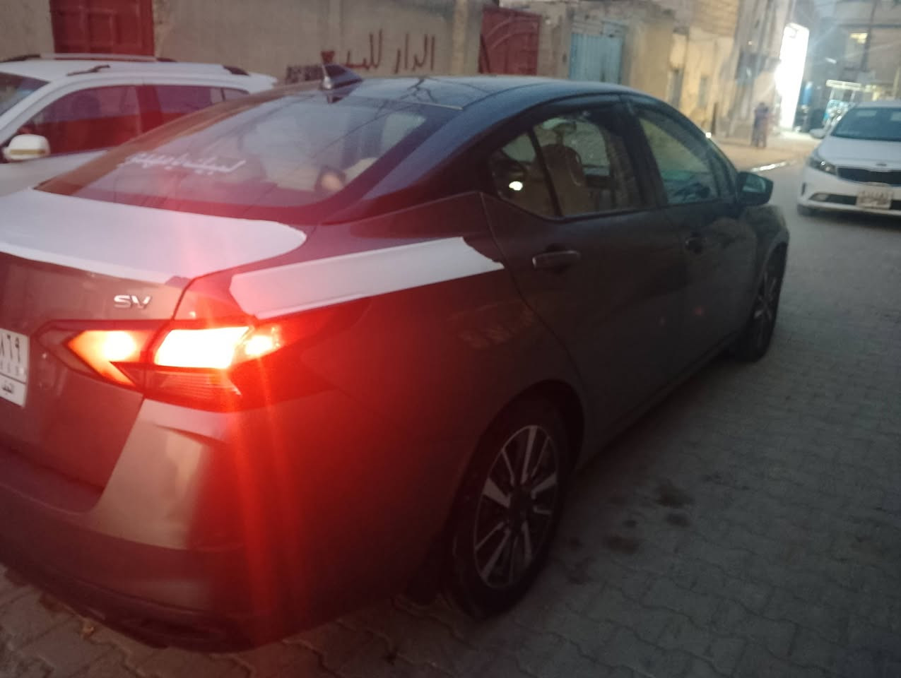 السلام عليكم بيع او مراوس نيسان فيرسا مديل 21 حره سنويه ل 29 جاهزه مكينه كير تبريد تدفئه حداديه كلوب ما عايزه السياره مداور شوكت متريد حادثها جاملغ وبنيد بدون دواخل السعر 105 للأستفسار ***********
