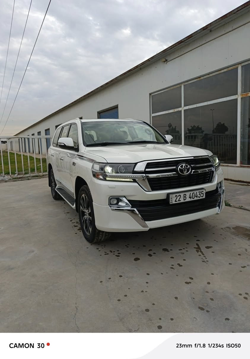 السلام عليكم
لاندكروز 17   ساز باب اول وايت ادشن 
السياره مكفوله كفاله عامه من كلشي 
ما بيها اي ملاحظه 
موديل20
ماشيه100 الف
السياره 3 شاشات 
مكفوله من ضرر صبغ بارد 
 8 ايرباك 
حساس امامي خلفي
و بقيه المواصفات معروفه 
السعر 475وبيها مجال   
السياره رقم اربيل بسمي 
مكانها بغداد الراشديه 
***********
